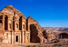 Aqaba, der Hafen zur Felsenstadt Petra in Jordanien kloster-ad-deir-petra-jordanien