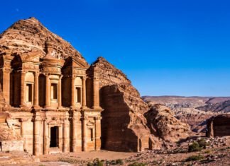 Aqaba, der Hafen zur Felsenstadt Petra in Jordanien kloster-ad-deir-petra-jordanien