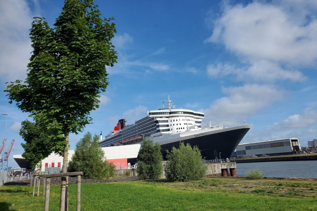 queen-mary-2-am-terminal queen-mary-2-am-terminal