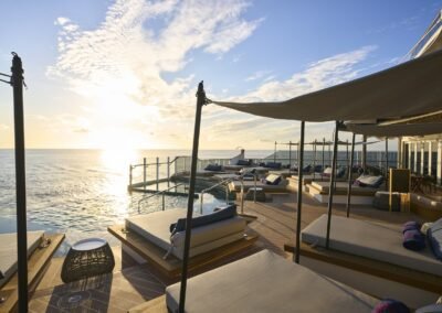 explora-1-astern-pool-foto-explora-journeys