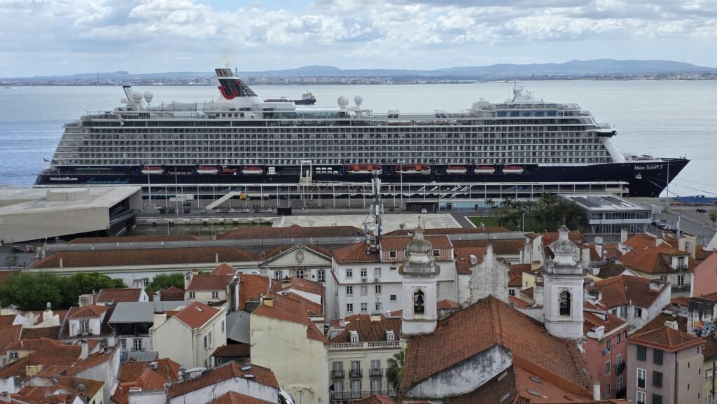 Mein Schiff 3 in Lissabon